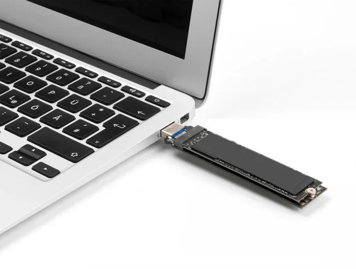 Delock_Combo_Konverter_f__r_M_2_NVMe_PCIe_oder_SATA_SSD_mit_USB_3_2_Gen_2__4_e60728b2
