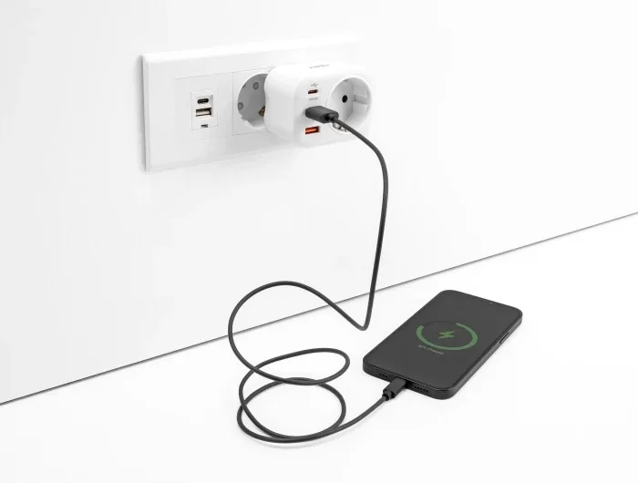 Delock_Schutzkontakt-Steckdose_mit_Kindersicherung_und_USB_PD_Ladeger__t_20_W__4_72445b72