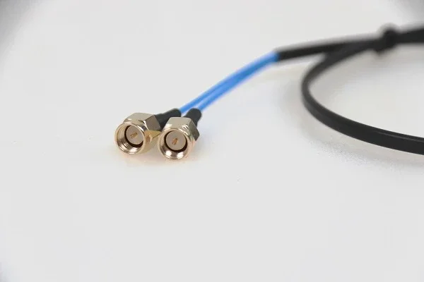 fensterdurchfuehrung_SMA-Stecker_14190-4_71953d8b